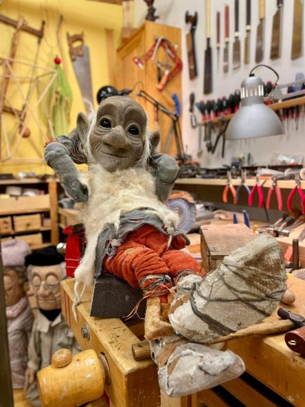 puppet-in-workshop